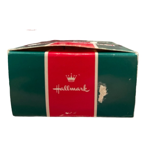 HALLMARK 1989 Artists’ Favorite Ornament  “Playful Angel” Sculpted By Donna Lee - Picture 2 of 8